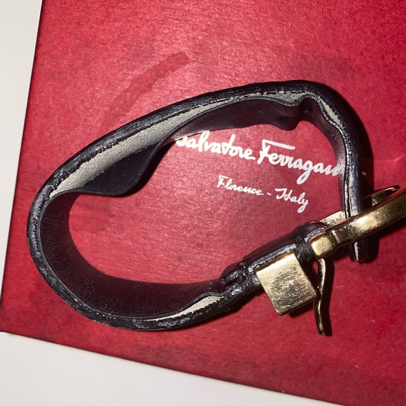 Salvatore Ferragamo Gancio Buckle Leather Bracelet - Picture 4 of 14